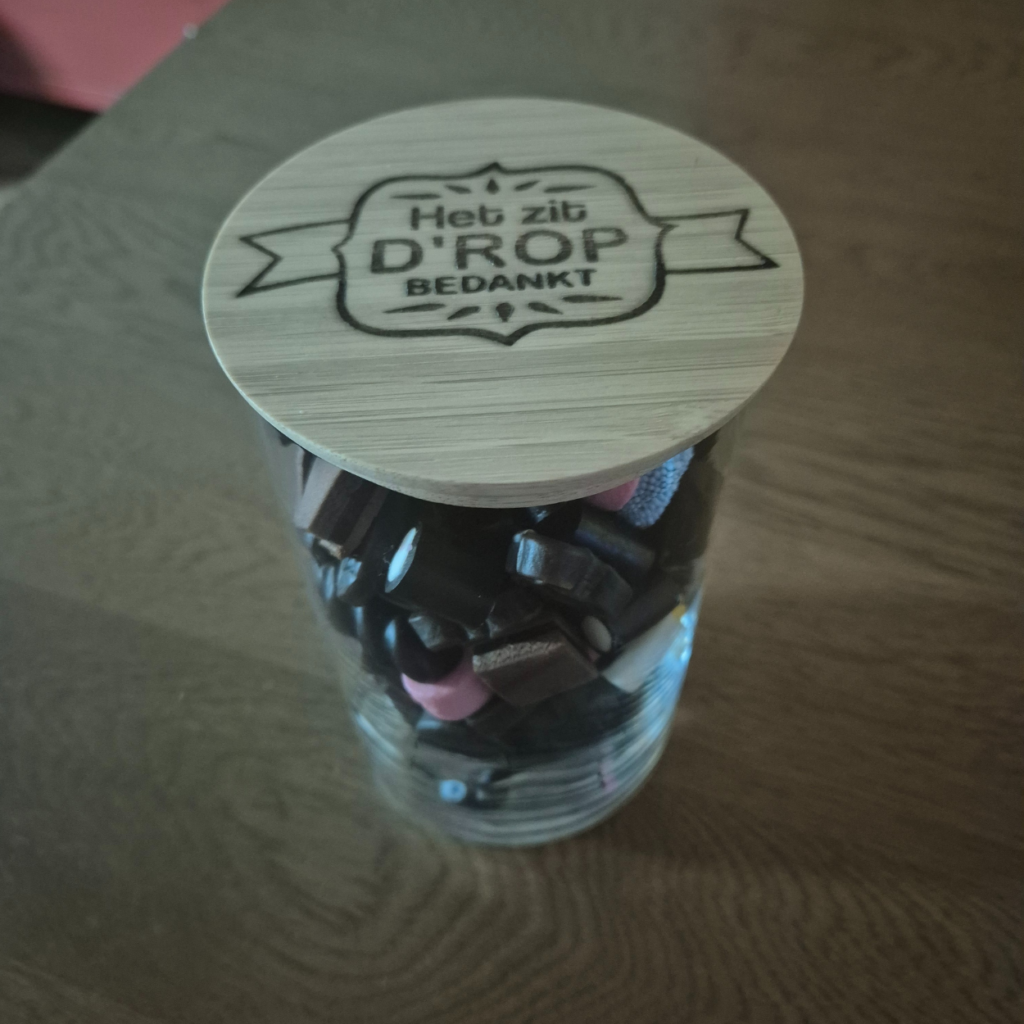 Glazen snoeppot met deksel